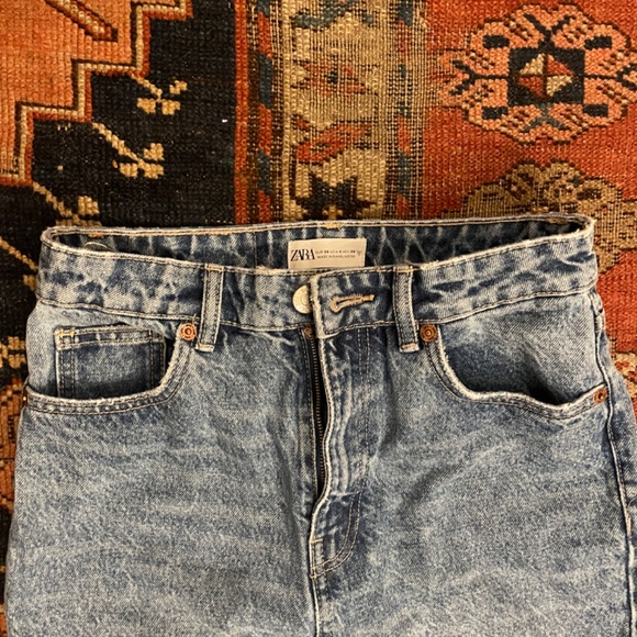 Zara high-waisted distressed jean size 4 - Picture 6 of 10
